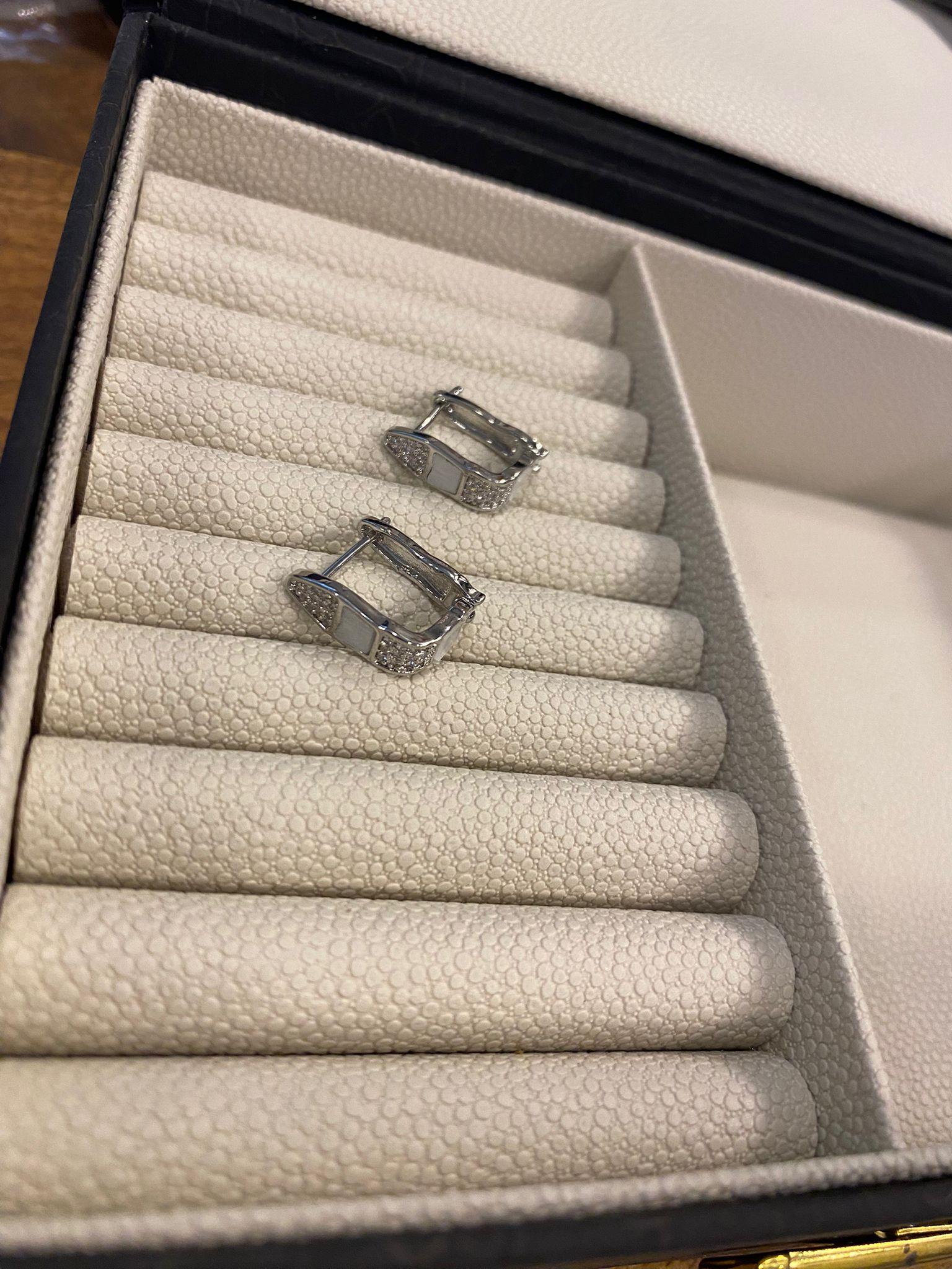 SB Xuping Zirkon ve Sedef Taş Detaylı Küpe 