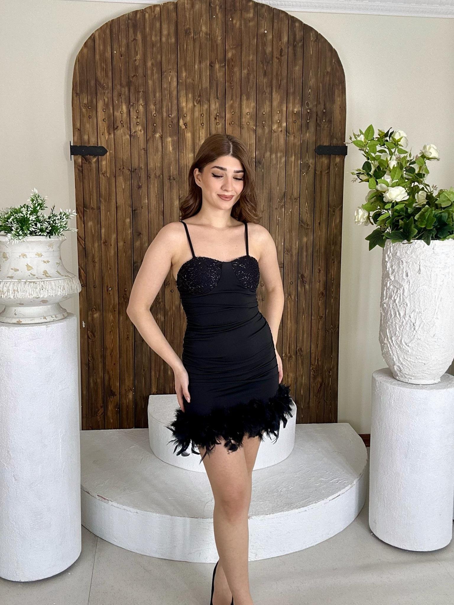 Scuba Kumaş Boncuk Payetli Otrişli Tasarım Mini Elbise Siyah