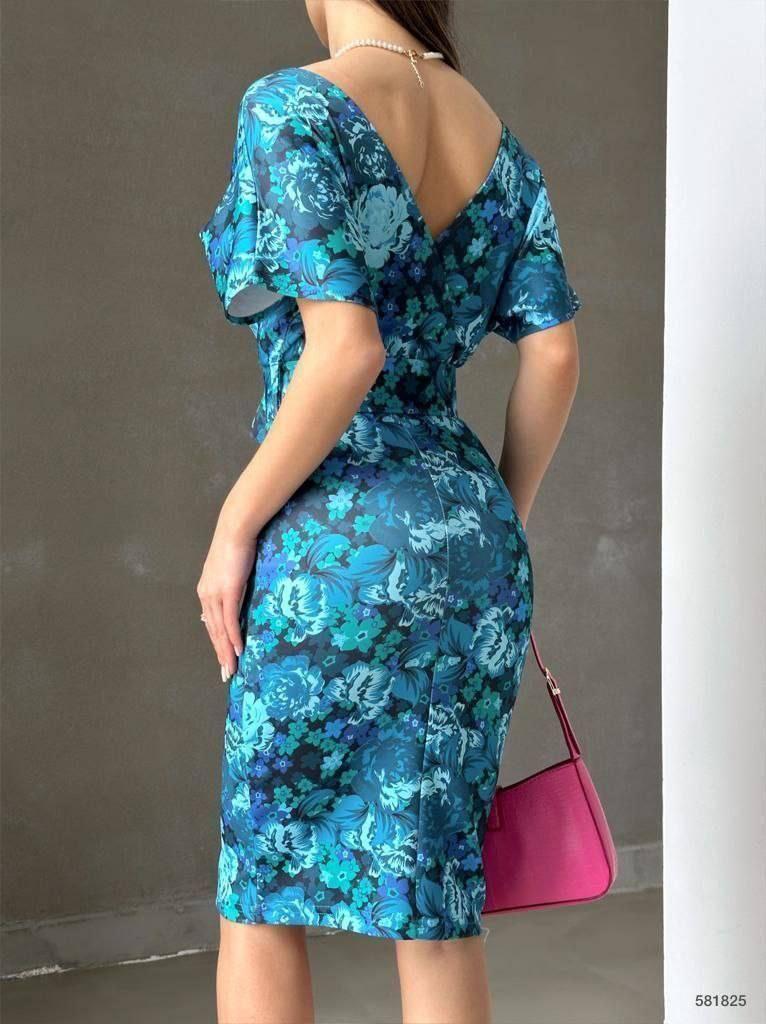 Scuba Kumaş Kruvaze Yaka Kaplama Kemerli Turkuaz Çiçek Desen Kalem Elbisemiz