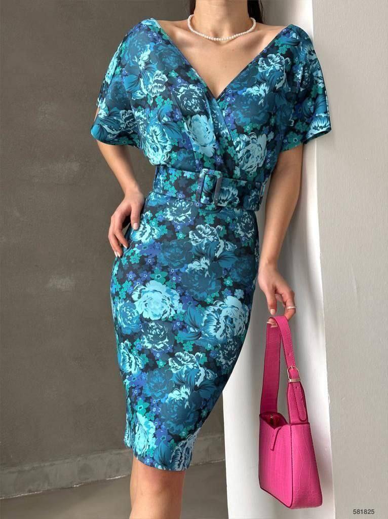 Scuba Kumaş Kruvaze Yaka Kaplama Kemerli Turkuaz Çiçek Desen Kalem Elbisemiz