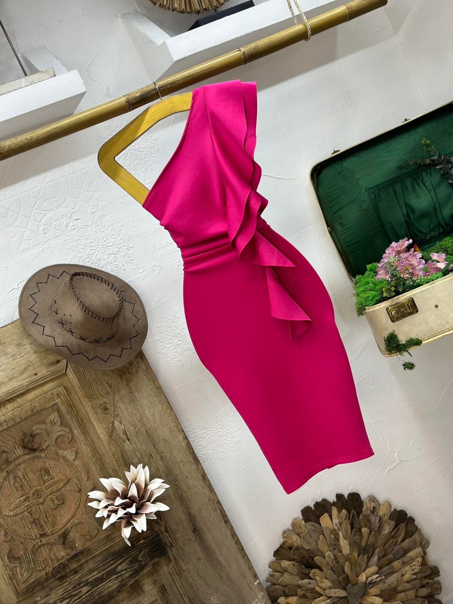 Scuba Kumaş Tek Omuz Volan Detaylı Kalem Elbise 