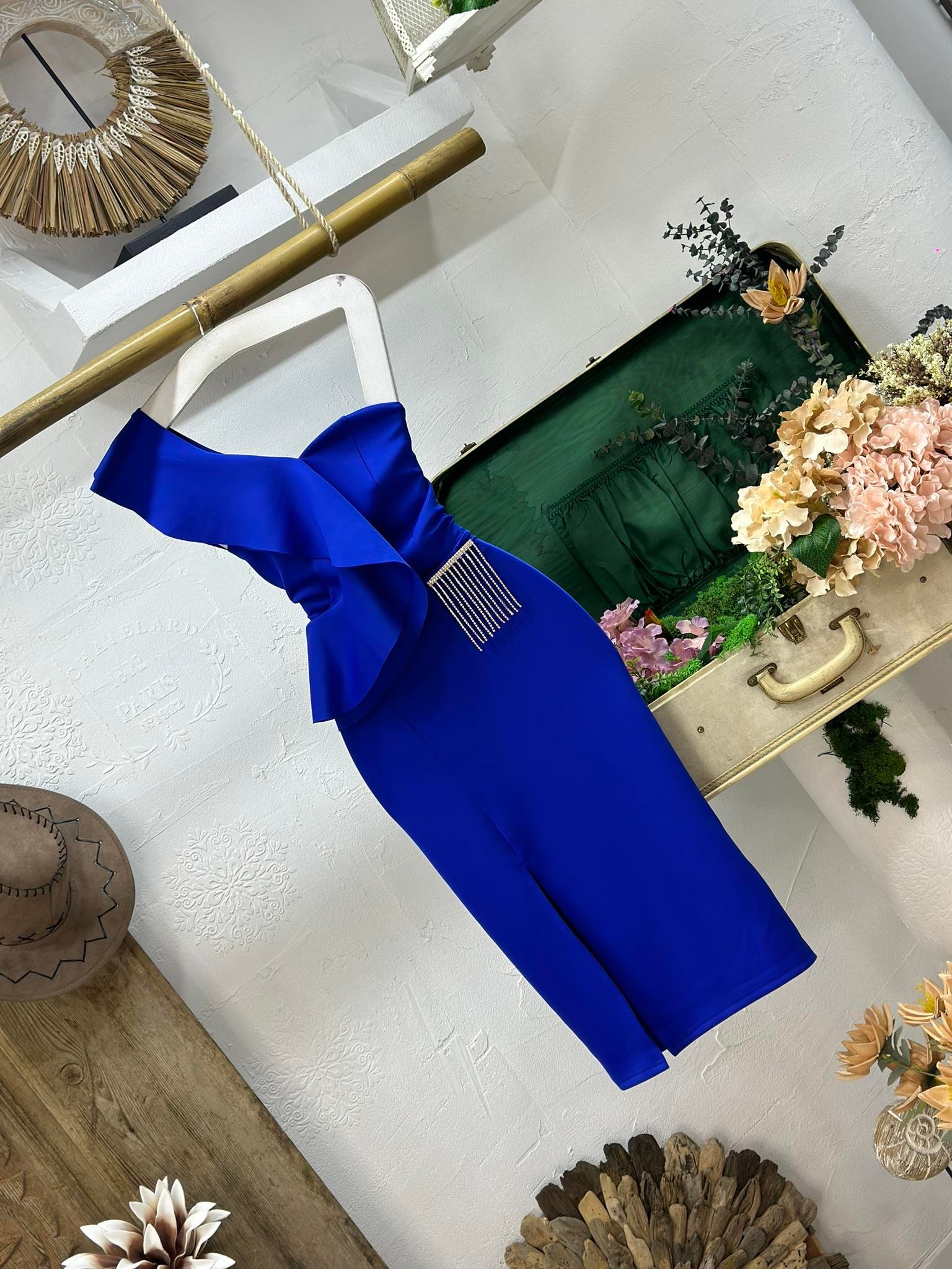 Scuba Kumaş Tek Omuz Volanlı Yırtmaç Detay Kalem Elbise