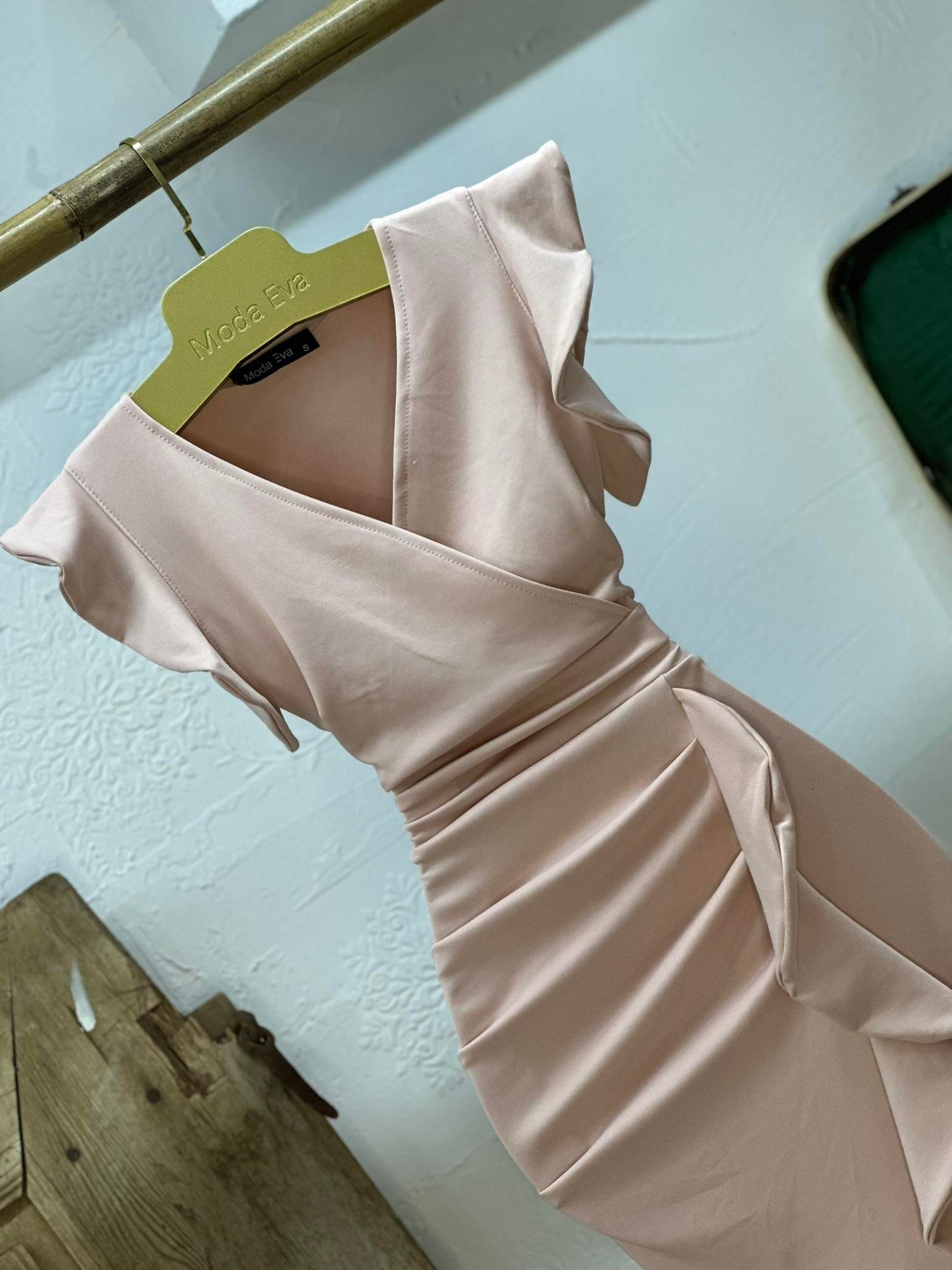 Scuba Kumaş Volan Detaylı Tasarım Kalem Elbisemiz 