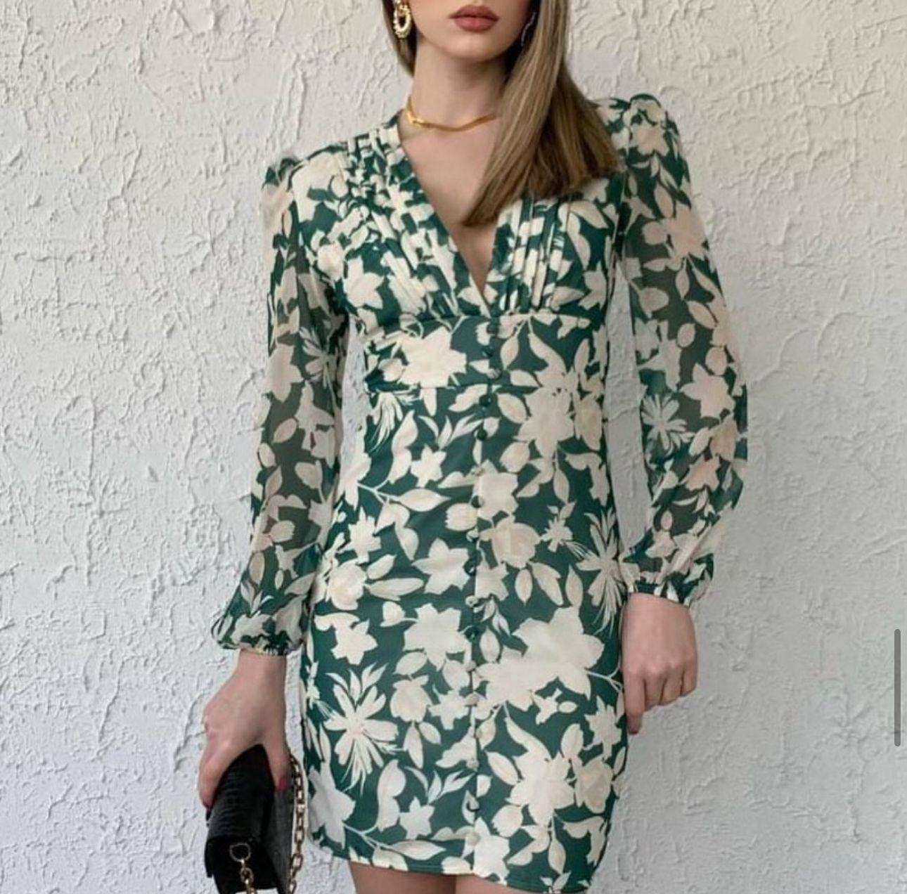 Şifon Kumaş Derin V Yaka Kaplama Düğmeli Tasarım Elbise