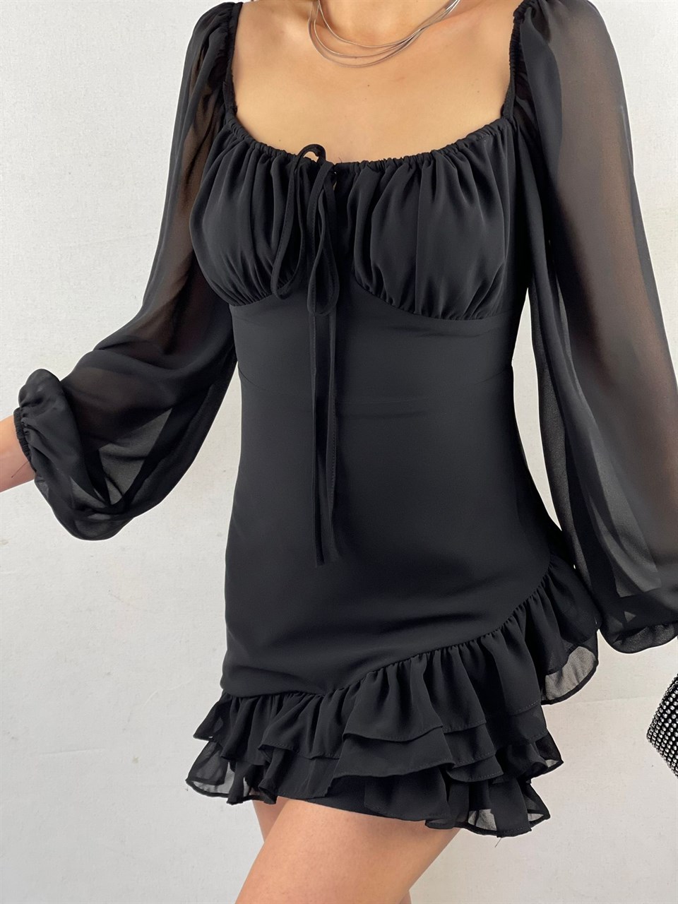 Şifon Kumaş Göğüs Büzgülü Eteği Fırfırlı Mini Elbise