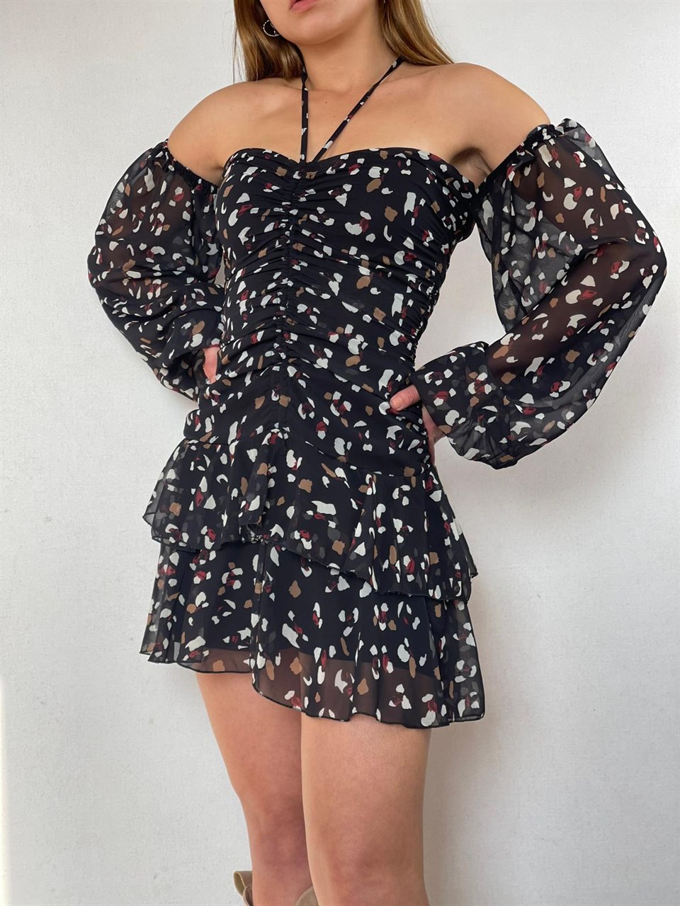 Şifon Kumaş Kalp Yaka Kat Etekli Elbise