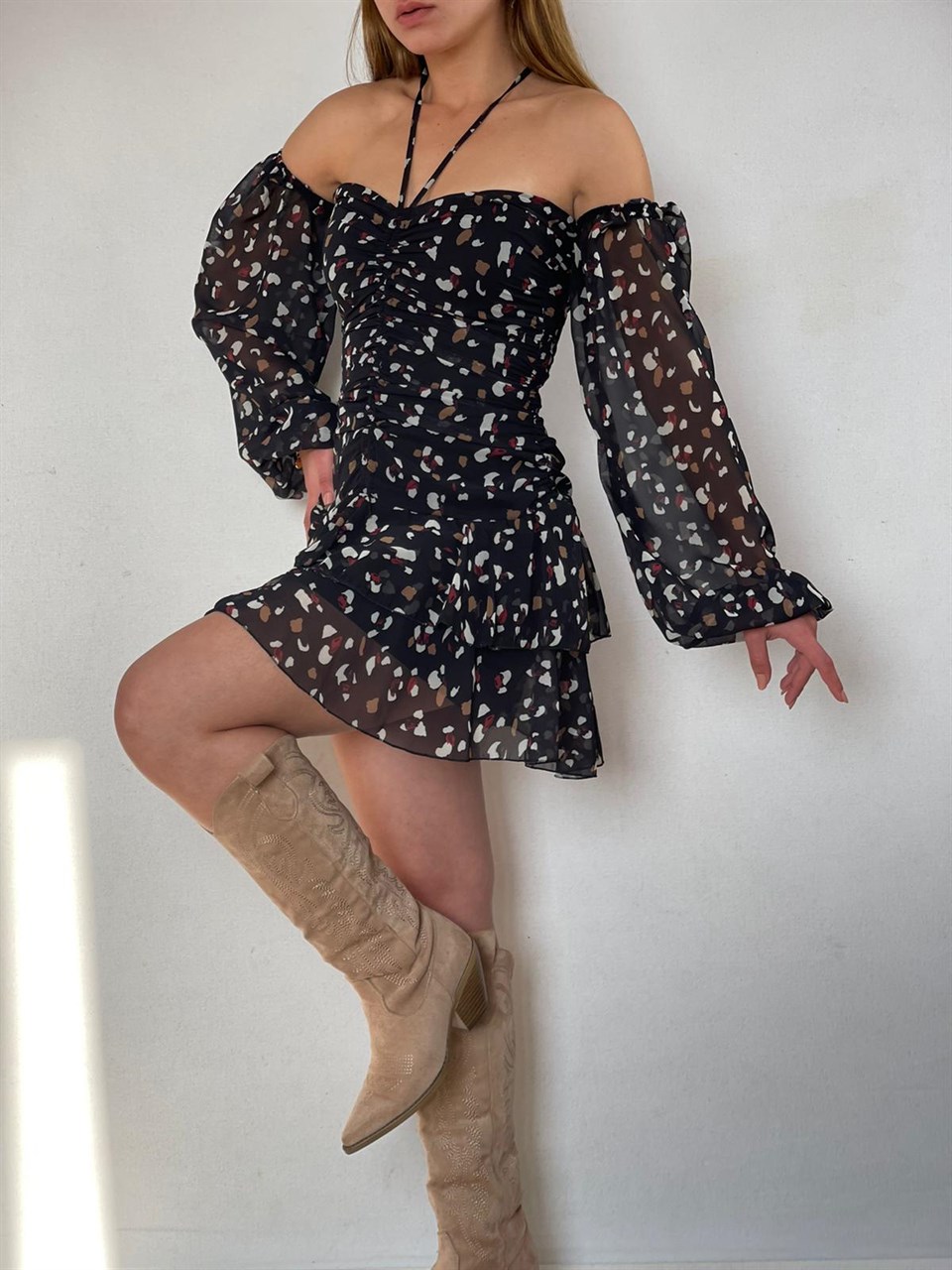 Şifon Kumaş Kalp Yaka Kat Etekli Elbise