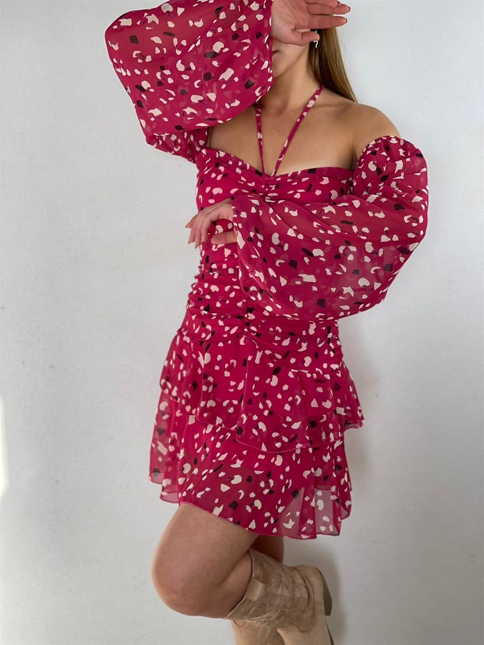 Şifon Kumaş Kalp Yaka Kat Etekli Elbise