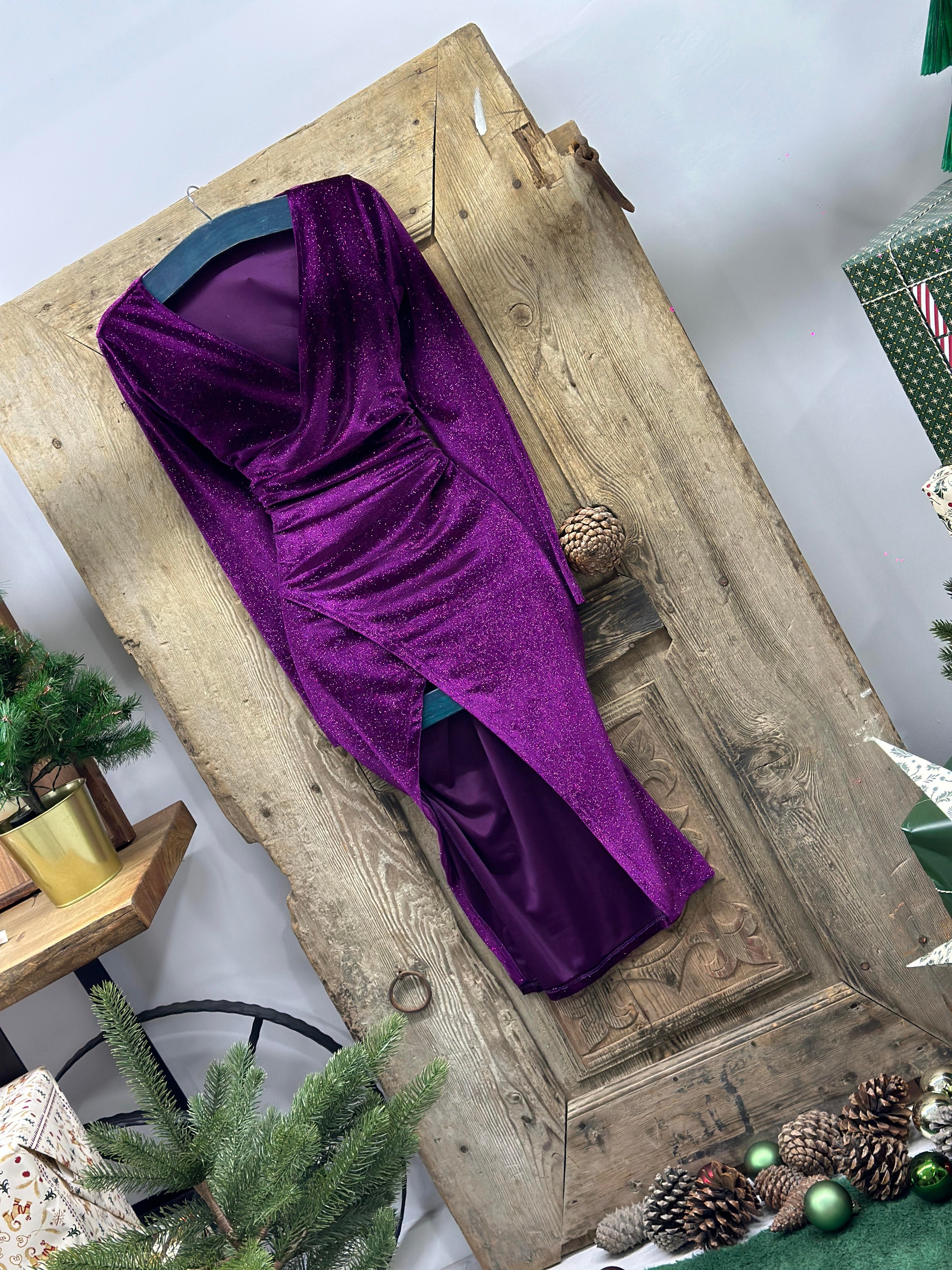 Simli Kadife Kumaş Kruvaze Model Drapeli Uzun Elbise