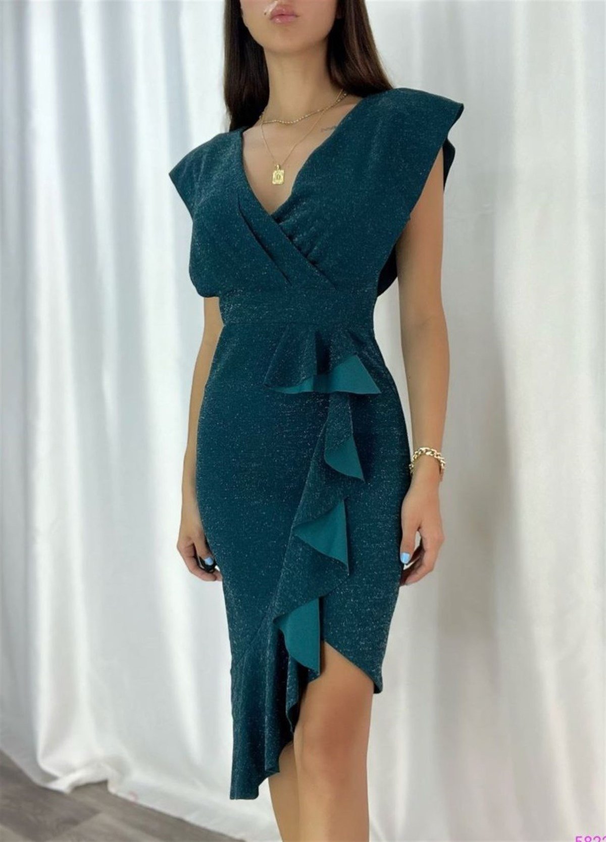 Simli Likralı Crep Kumaş Volan Detay Tasarım Elbise