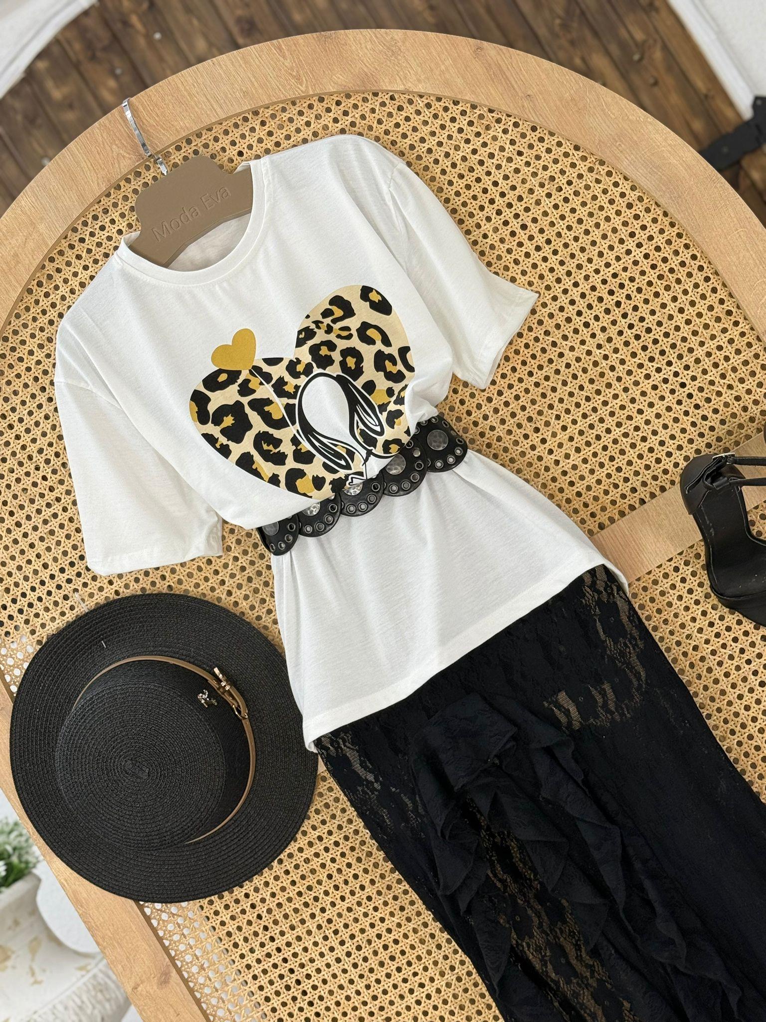 Süprem Penye Kumaş Leopar Desen Kalp Baskılı Oversize Kalıp T-shirt  