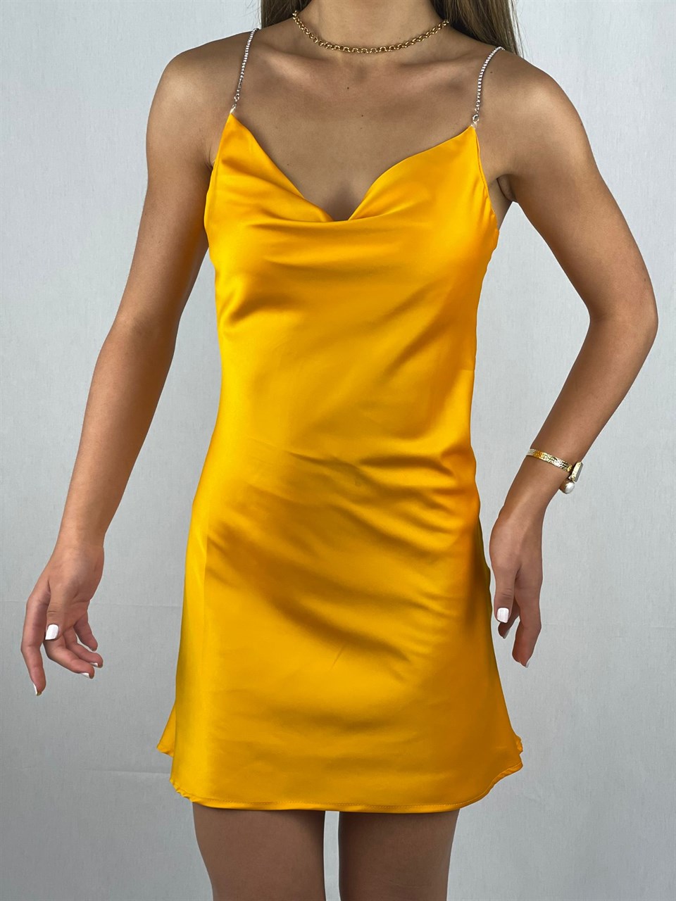 Taş-Askı-Detaylı-Saten-Kumaş-Elbise