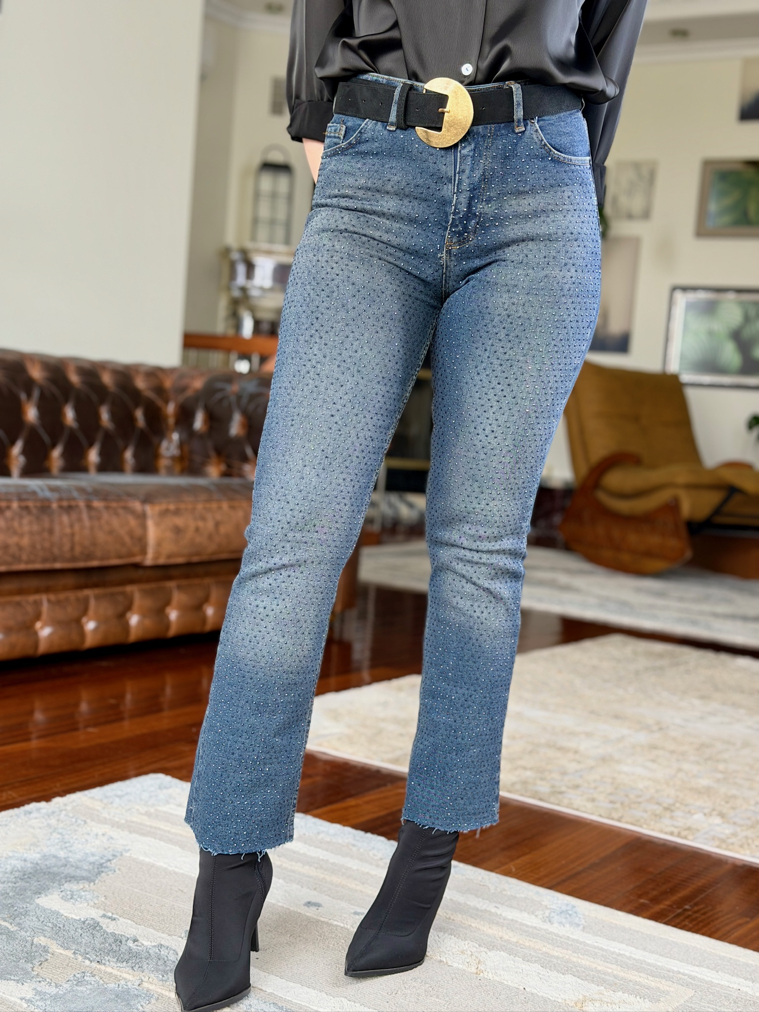 Toparlayıcı Likralı Serpme Taşlı Jean Pantolon 