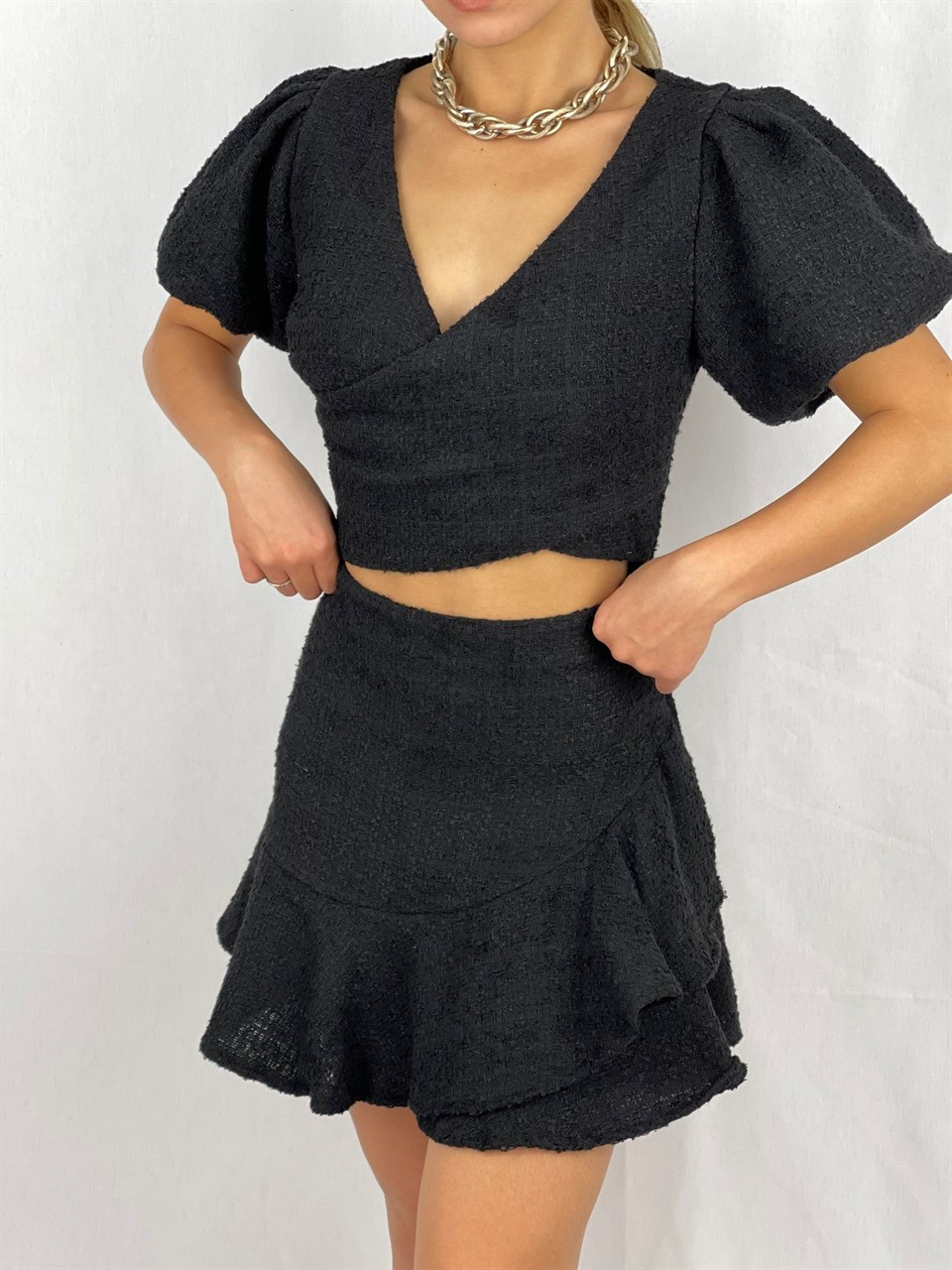 Tuvit Kumaş Balon Kol Bel Dekolteli Volanlı Elbise