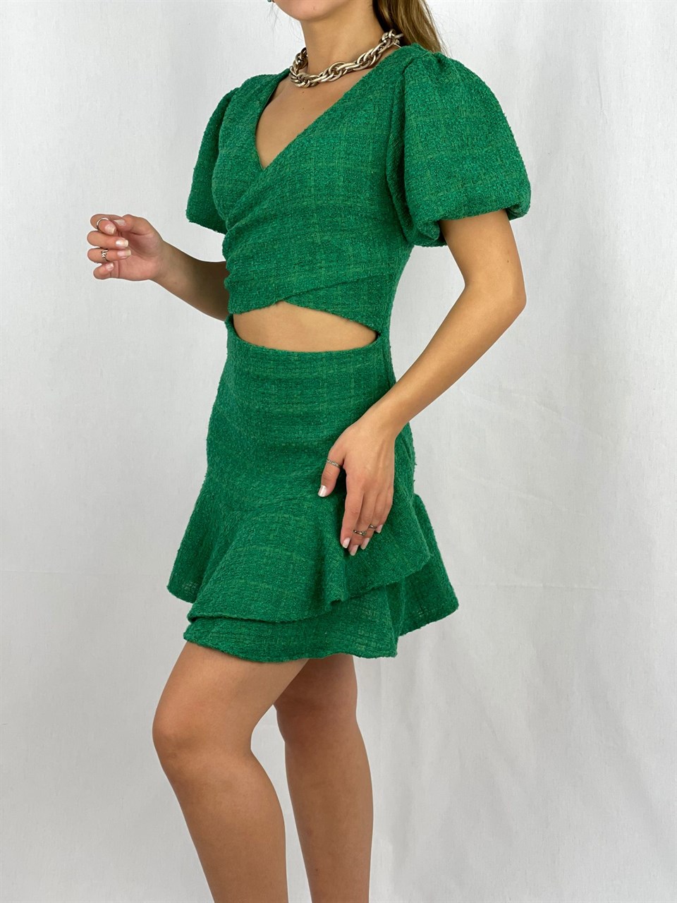 Tuvit Kumaş Balon Kol Bel Dekolteli Volanlı Elbise