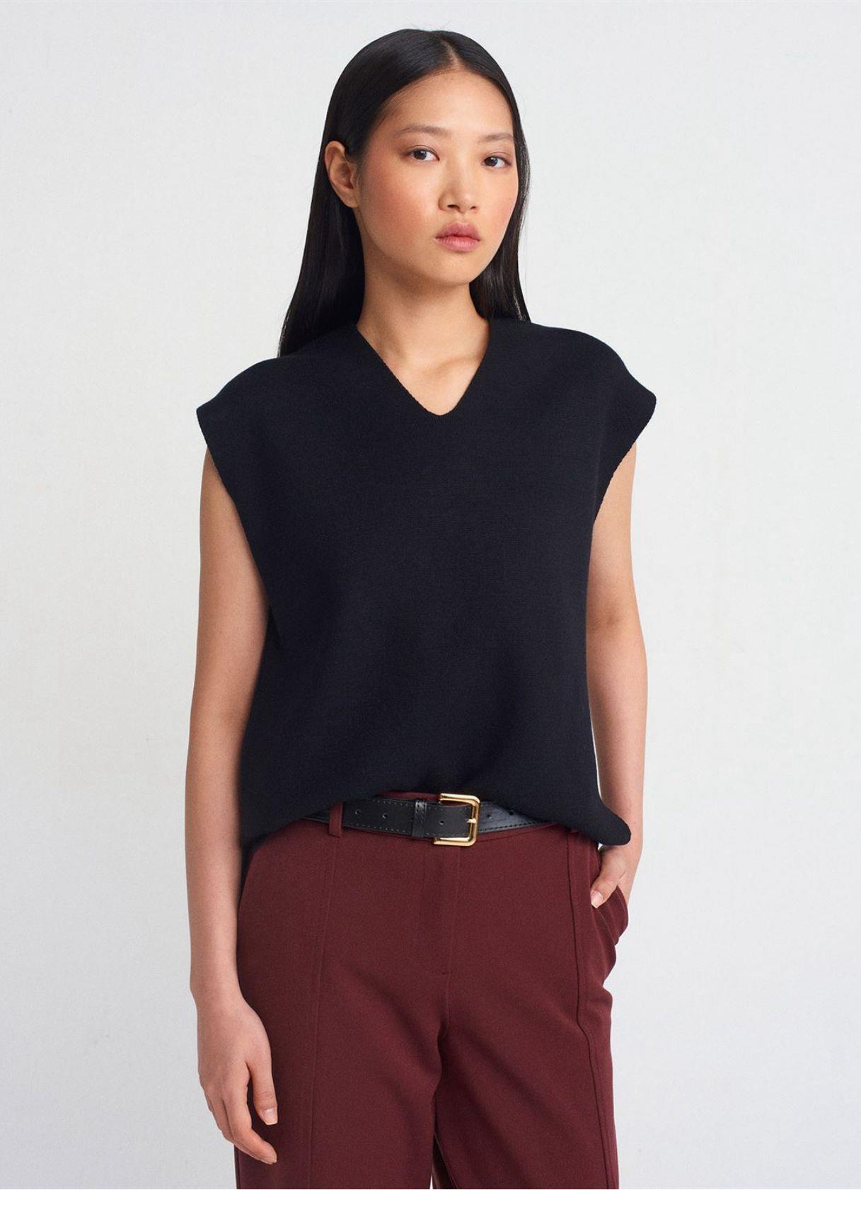 V Yaka Yumuşak Dokulu Süveter Siyah