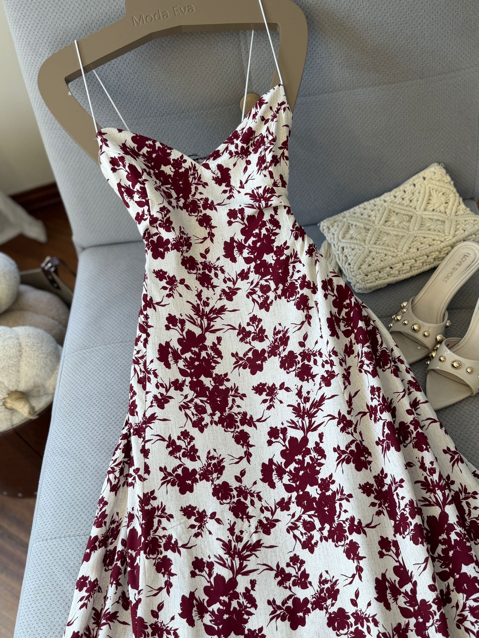 Viskon Kumaş İnce Askılı Çiçek Desenli Uzun Elbise Bordo