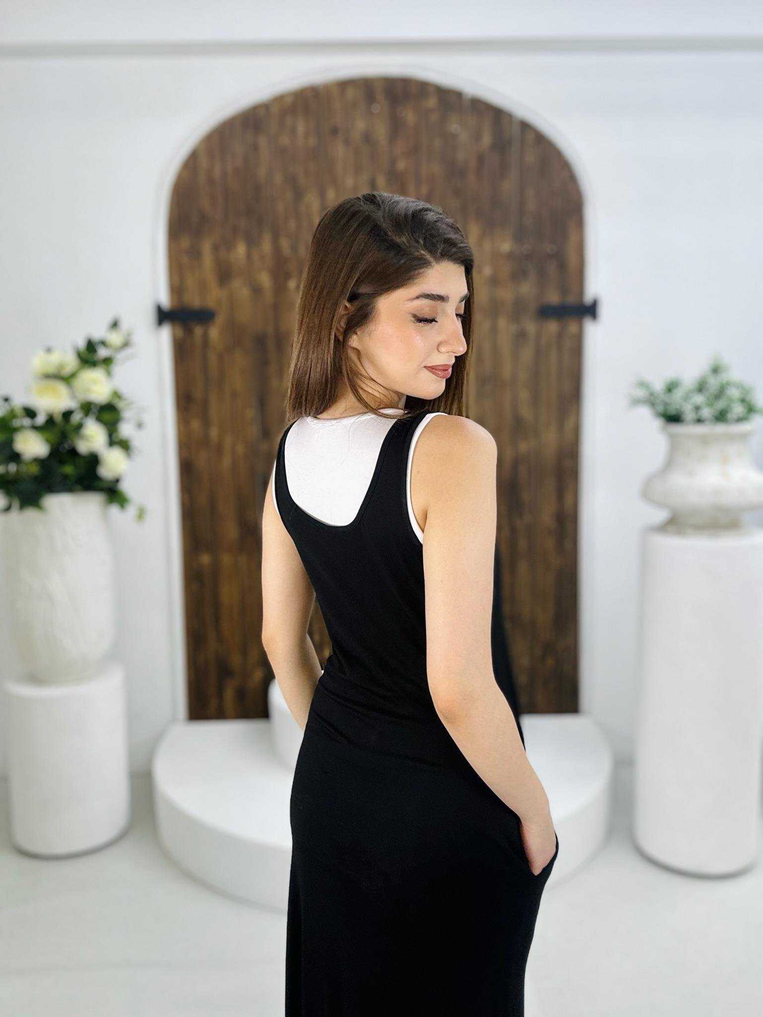 Viskon Kumaş Yan Yırtmaçlı Uzun Siyah Beyaz Elbise