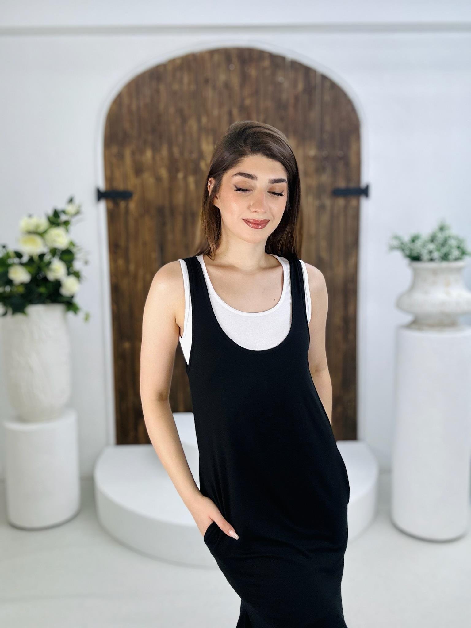 Viskon Kumaş Yan Yırtmaçlı Uzun Siyah Beyaz Elbise