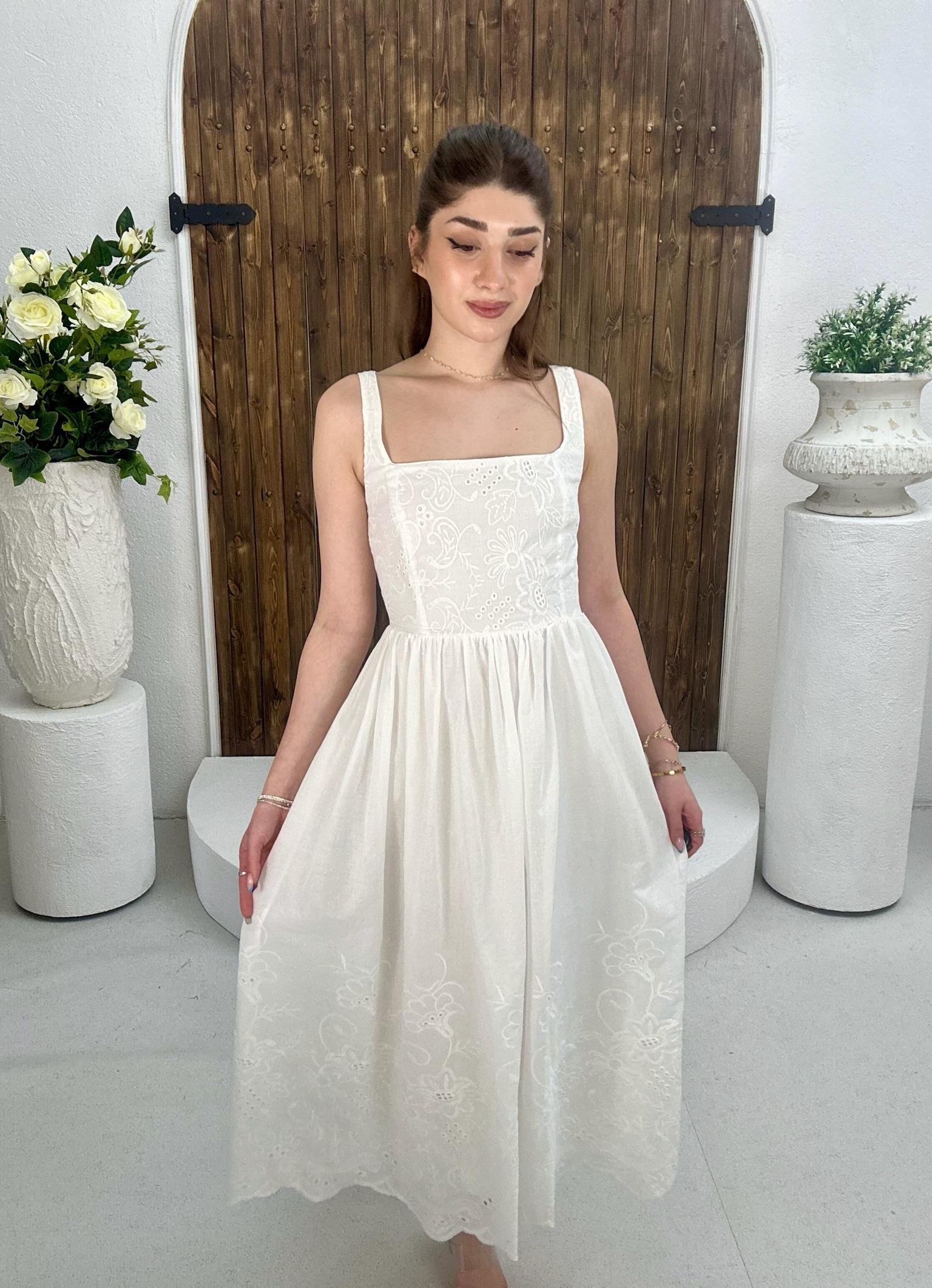 Vual Kumaş Kare Yaka Güpür Detay Midi Boy Beyaz Elbise 