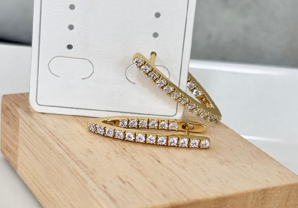 Xuping İçi ve Dışı Zirkon Taşlı Çelik Küpe