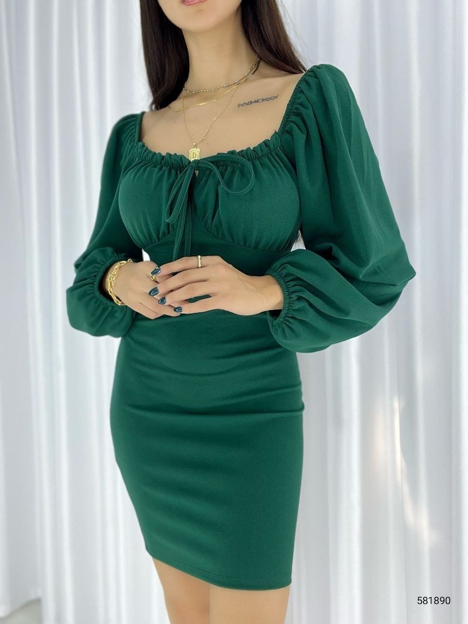 Yakası Büzgülü Crep Dokuma Kumaş Elbise