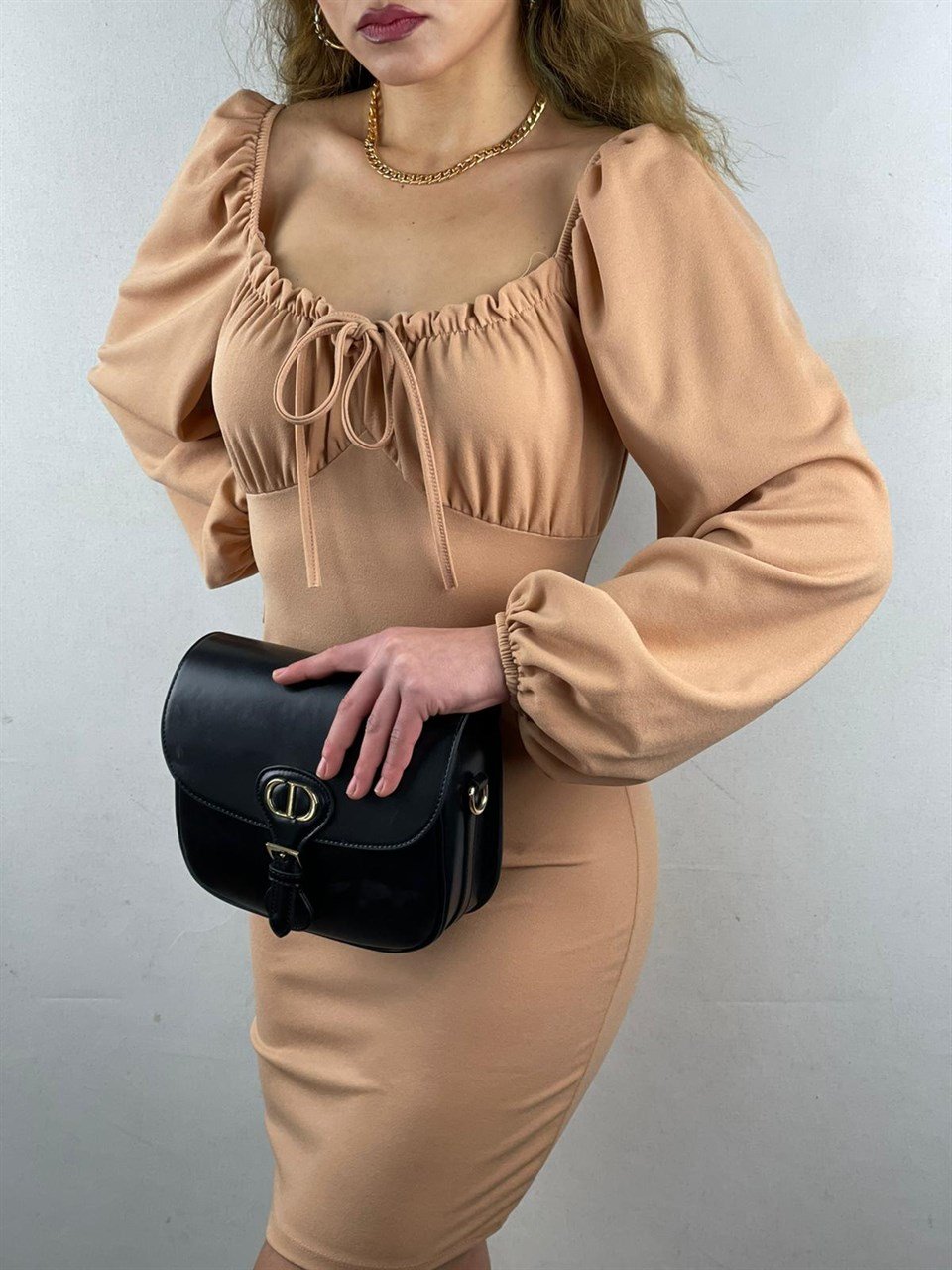 Yakası Büzgülü Crep Dokuma Kumaş Elbise