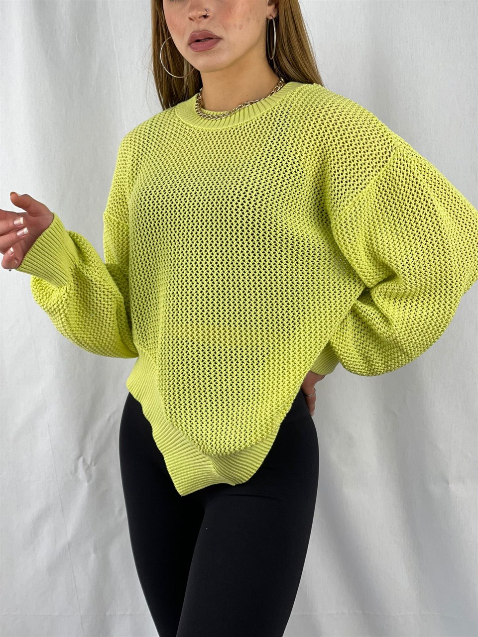 Yan Detay Salaş Triko Kazak