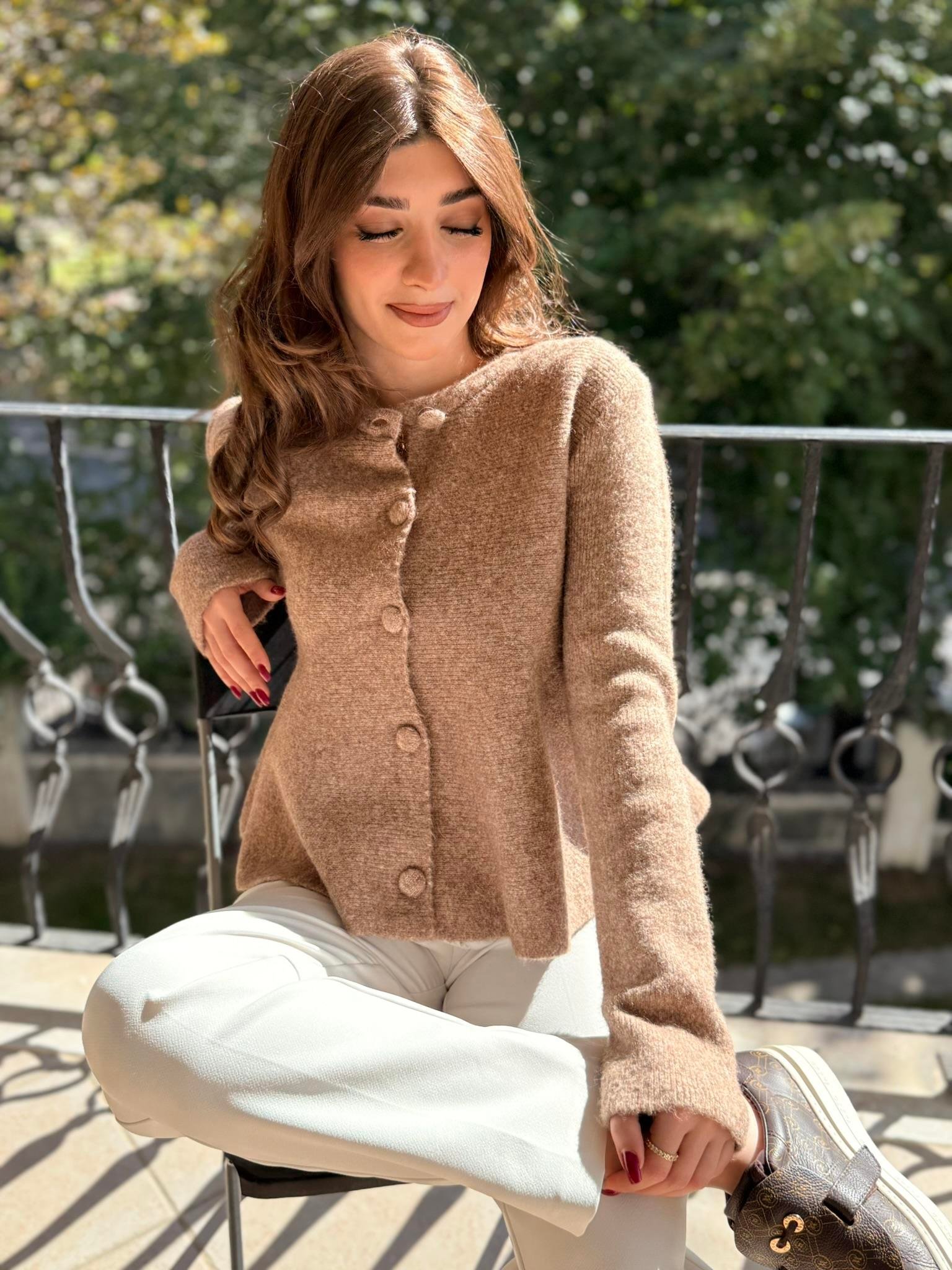 Yumuşak Dokulu Peplum Düğmeli Bel Oturma Hırka Bej