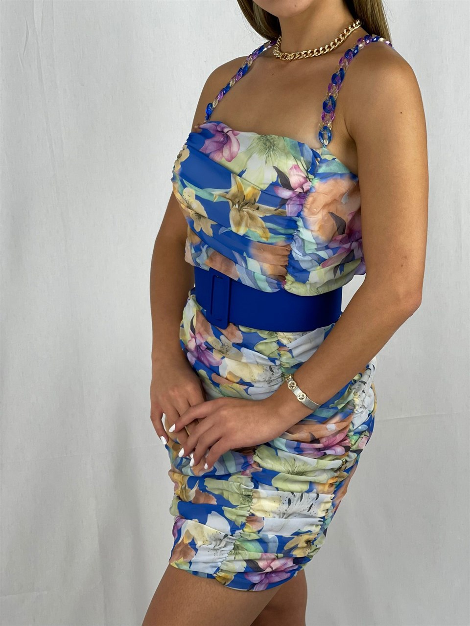 Zincir Askılı Çiçek Desen Drapeli Şifon Elbise