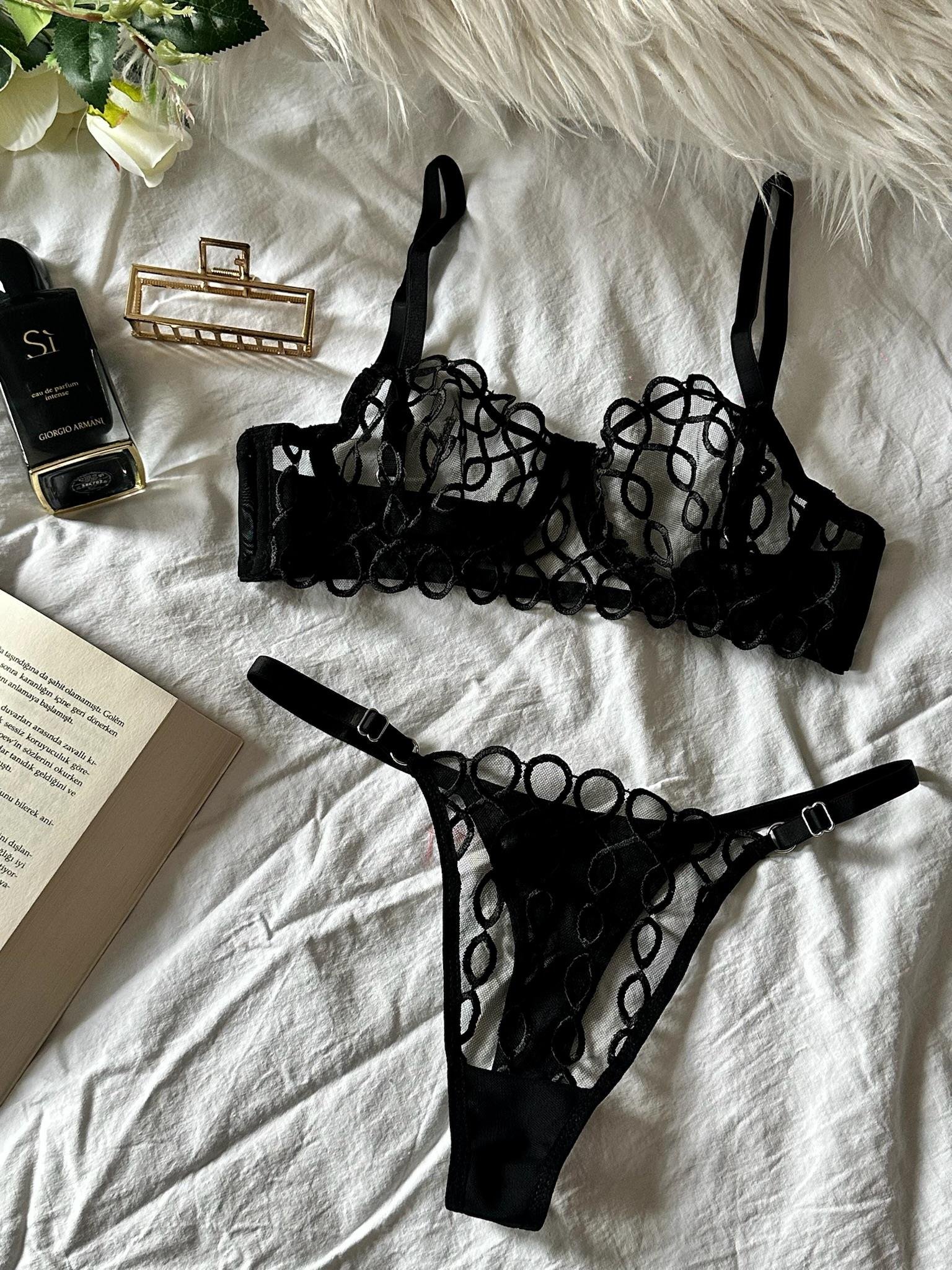 Zincir Nakışlı Balenli Tül Sütyen Takım Siyah