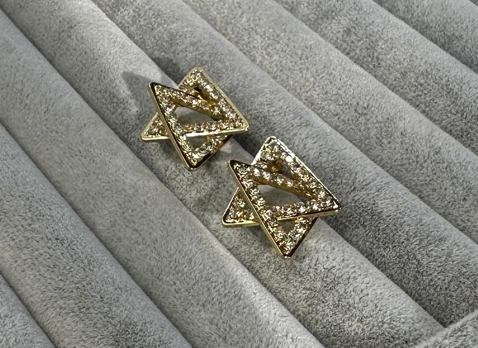 Zirkon Taşlı Tasarım İç İçe Çift Üçgenli Küpe 