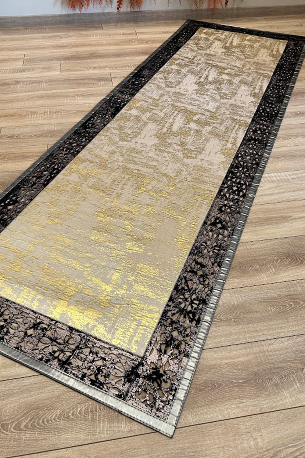 Gold Siyah Eskitme Diamond Deri Efektli Modern Halı