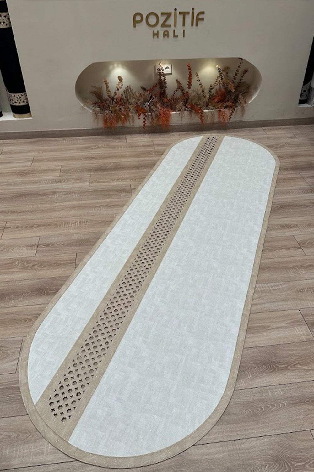 Siyah Gold Rono Çizgi Desenli Deri Oval Halı