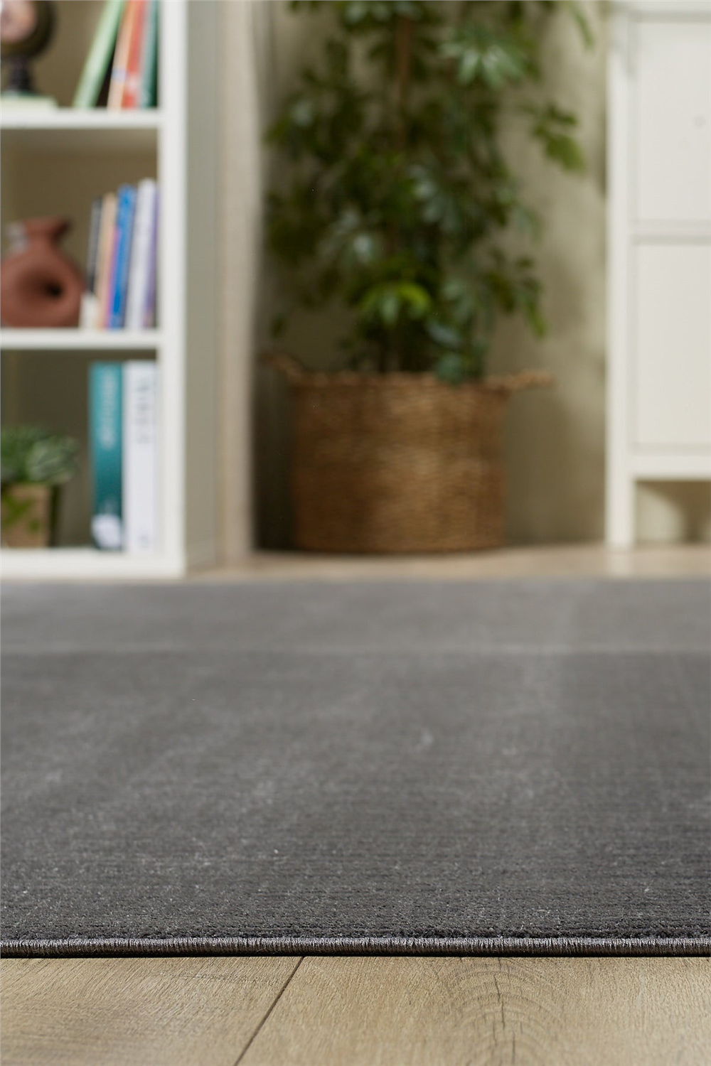 Soho Chrome - Charcoal Modern Salon ve Oturma Odası Halısı