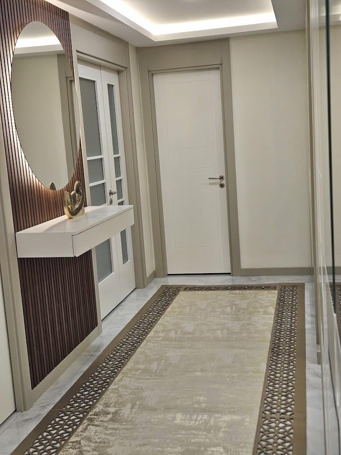 Yüzey Yapısı Deri ve Süetten Oluşan Lazer İşlemeli Dekoratif Halı