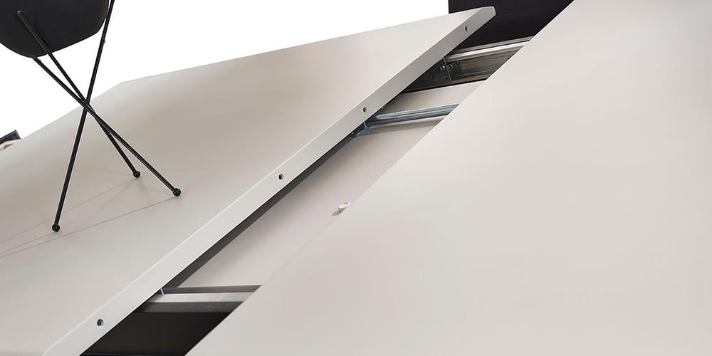 Barcelona Yemek Masası