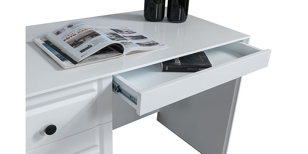 Lale Beyaz Genç Odası 