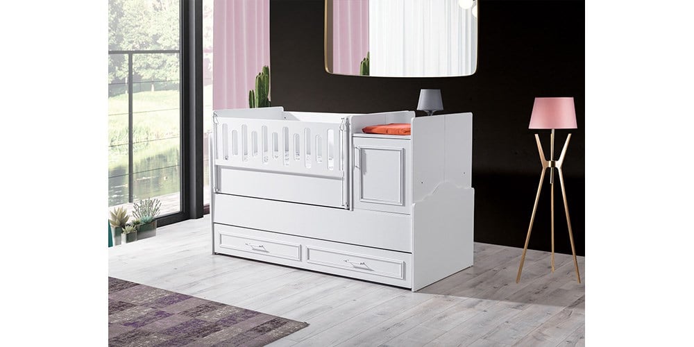 Yağmur Büyüyen Beşik Bebek Odası