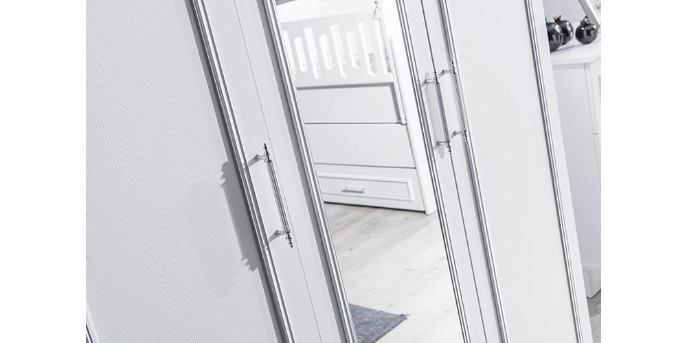 Yağmur Büyüyen Beşik Bebek Odası