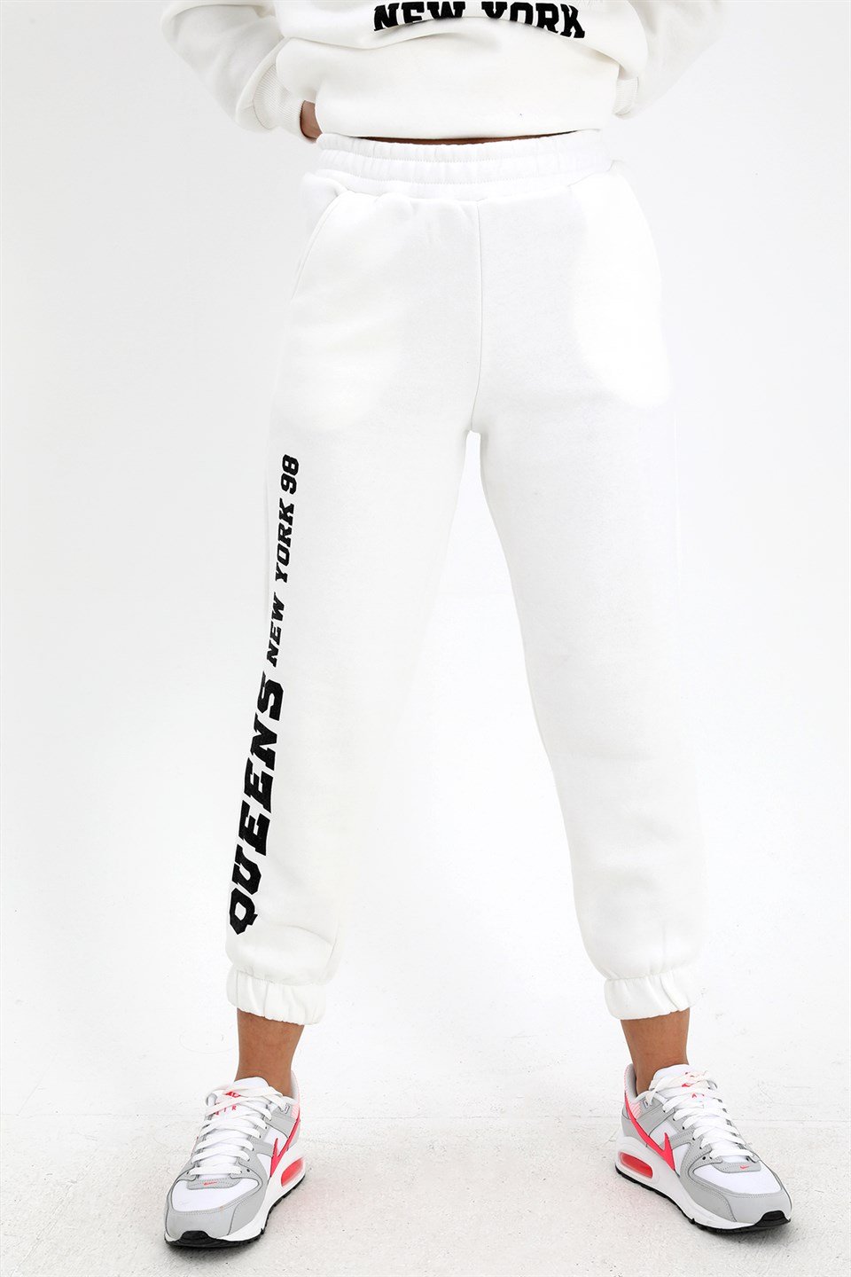 Bisiklet Yaka Quens Baskılı Üç İplik Eşofman Takımı - Ekru