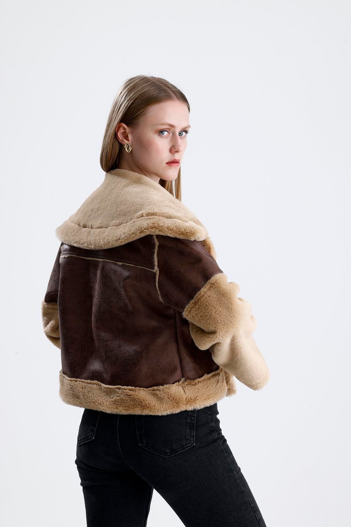 Geniş Yakalı Kolu Peluş Süet Eskitme Mont - Camel