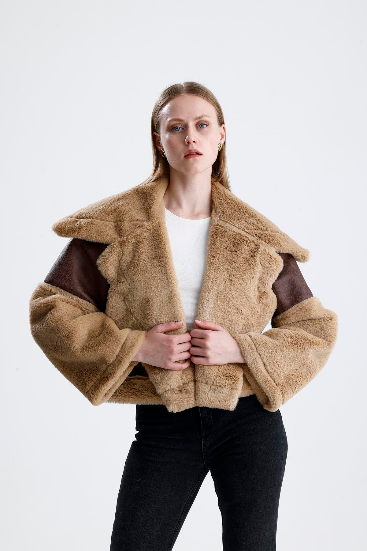 Geniş Yakalı Kolu Peluş Süet Eskitme Mont - Camel