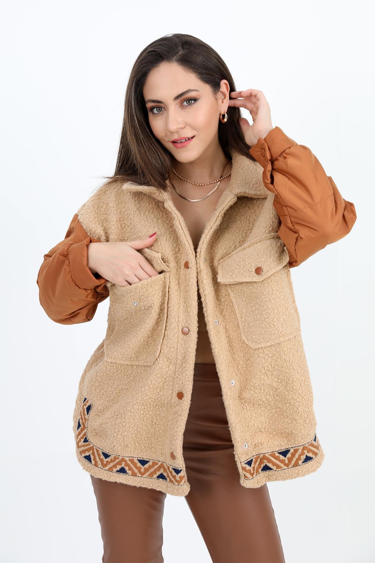 Gömlek Bergamo Kolları Kapitone Eteği Nakışlı - Bej