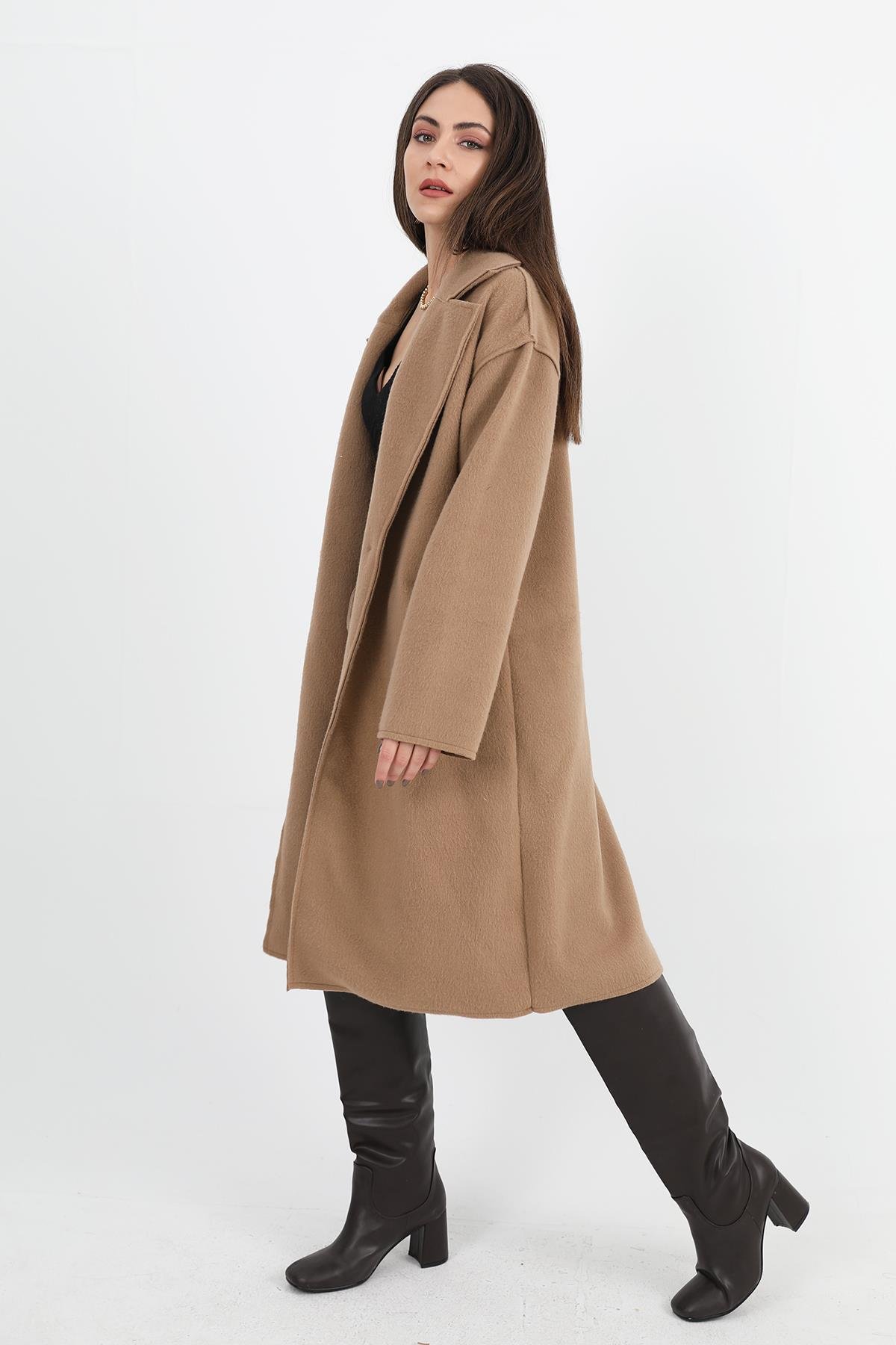 Kaşe Kaban Kruvaze Yaka Kolu Arma Detaylı - Camel