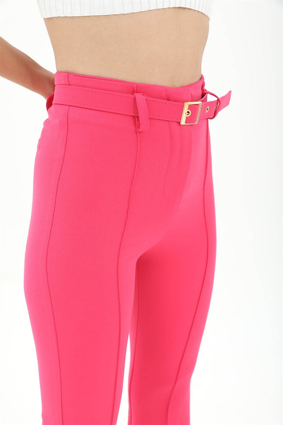 Kemerli Yanı Yırtmaçlı İspanyol Paça Atlas Kumaş Pantolon - Fuşya