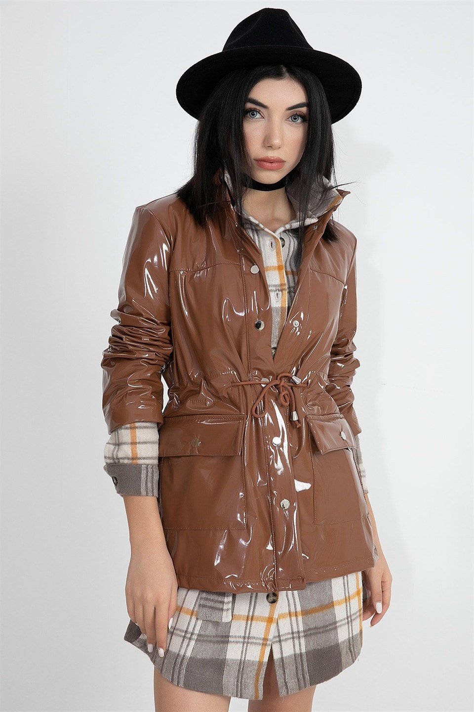 Su Geçirmez Kadın Rugan Yağmurluk - Taba