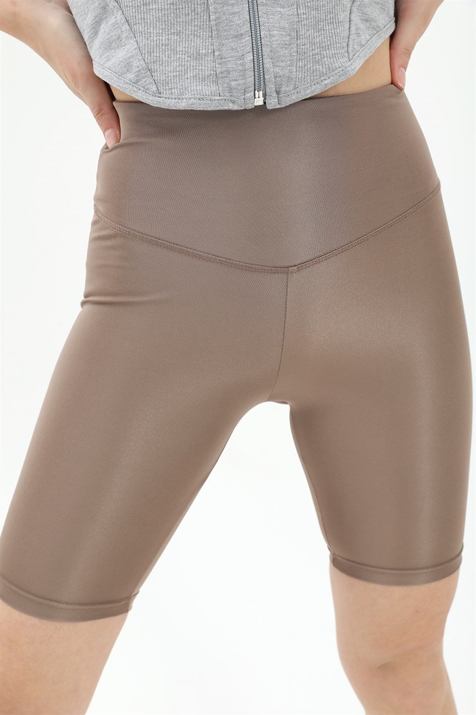 V Kemer Parlak Şort Tayt - Vizon