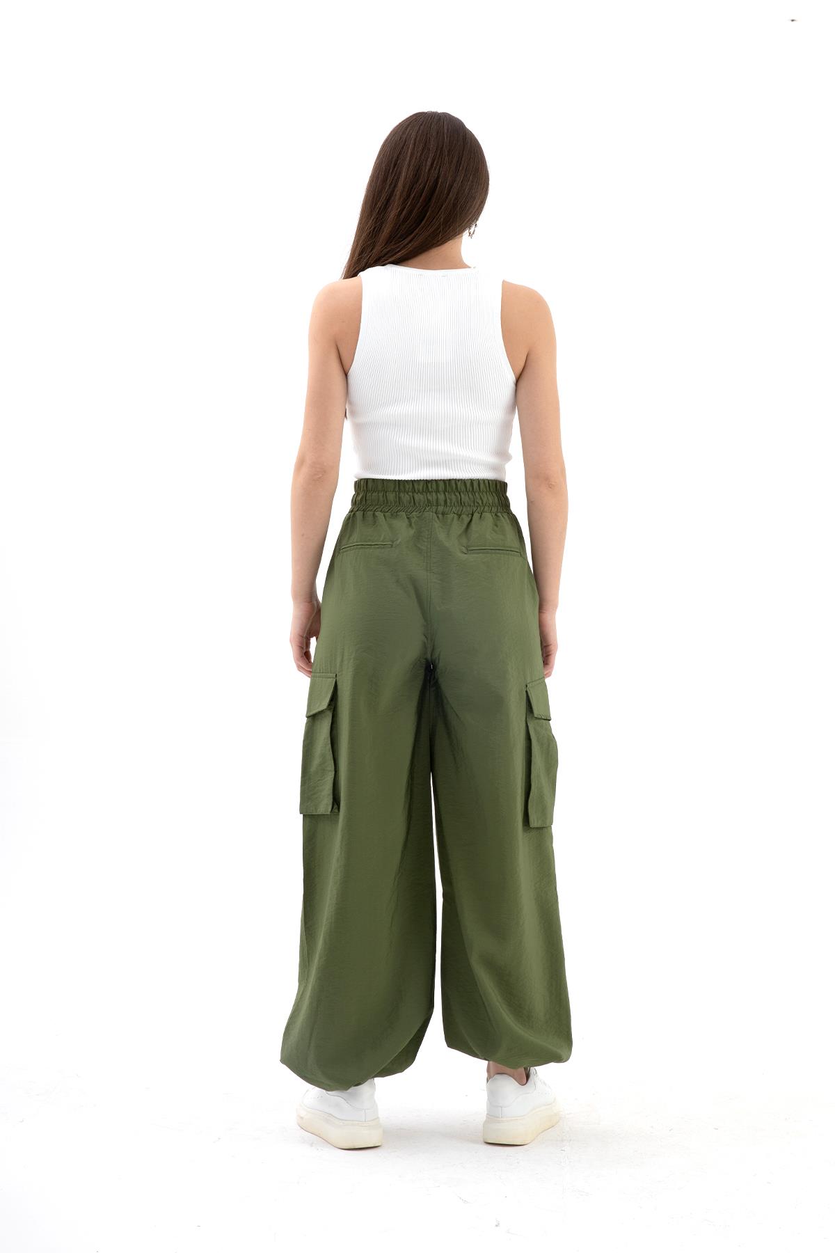 Yüksek Bel Beli ve Paçası Lastikli Paraşüt Kumaş Pantolon - Haki