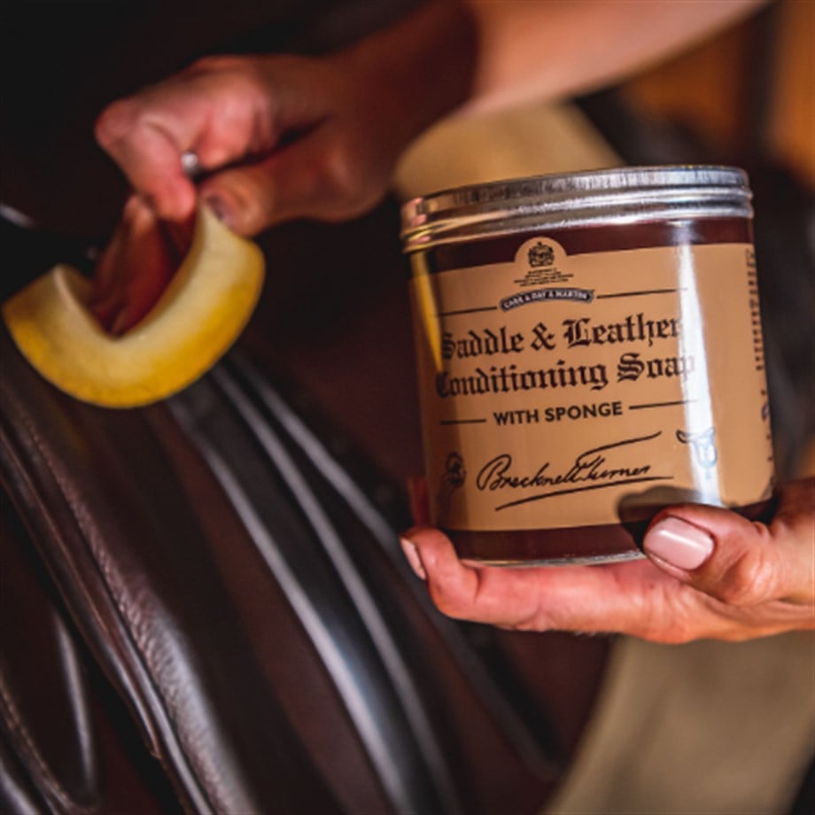 SADDLE & LEATHER CONDITIONING SOAP